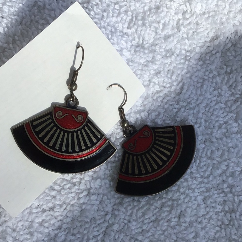 Earrings - Picture 2 of 4